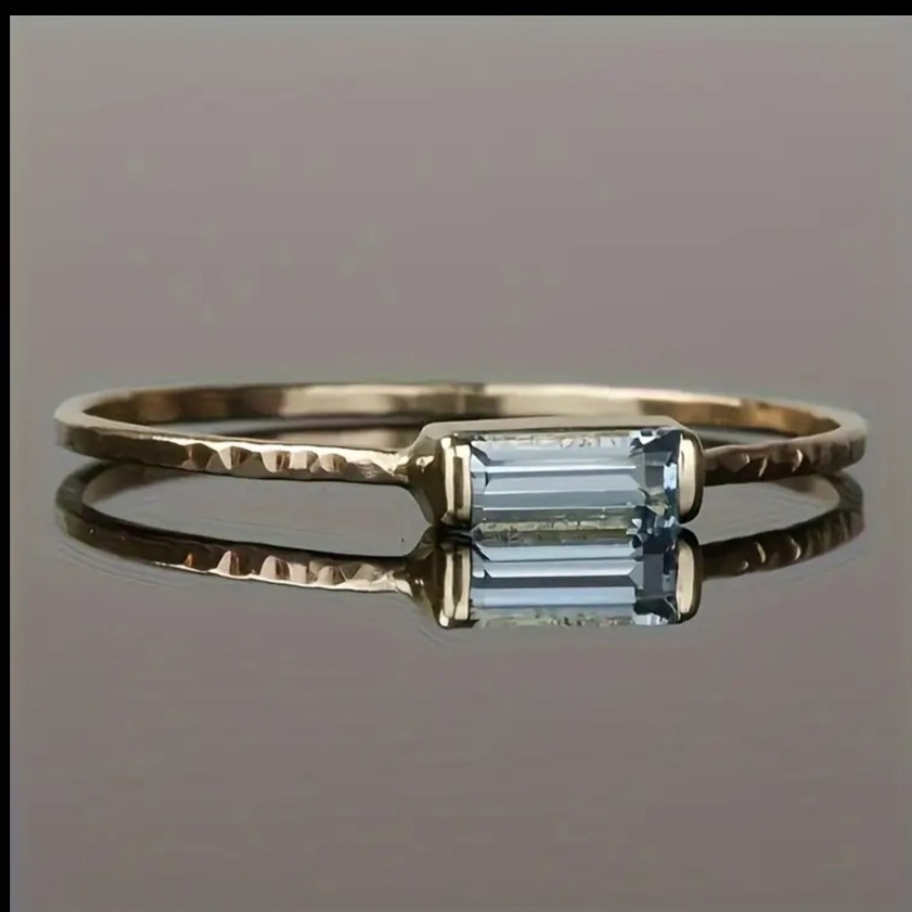 Minimalist Rectangular Gemstone Ring. New.